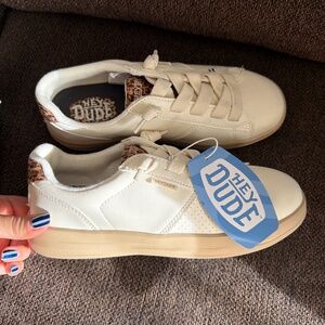 Hey Dude Karina sneakers women’s size 8 NWT